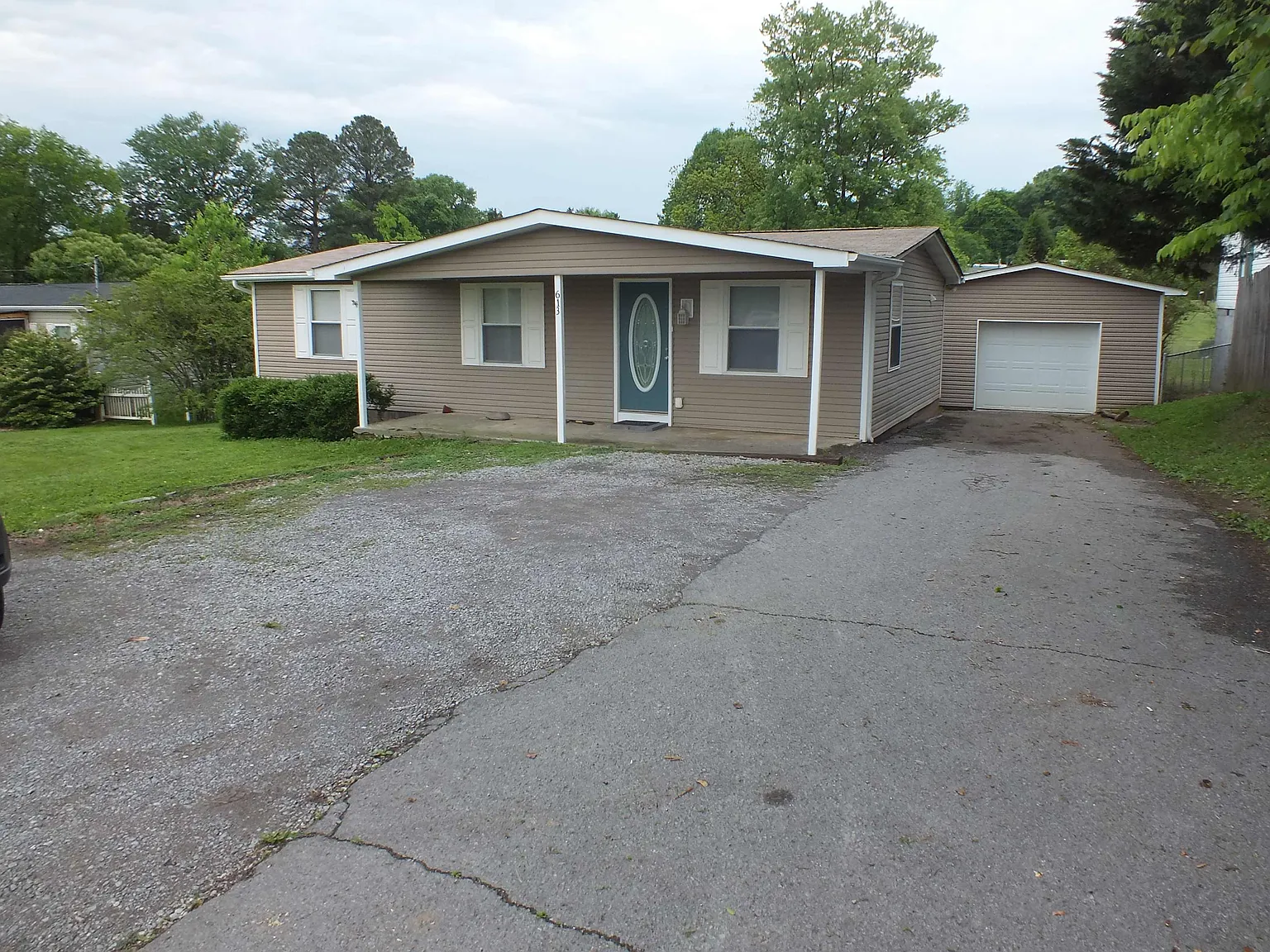 3 bed, 1000 sqft, $1,850 — Photo 2