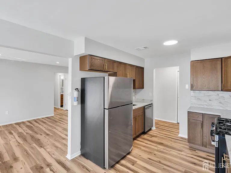 812 Green Hollow Dr — Photo 11