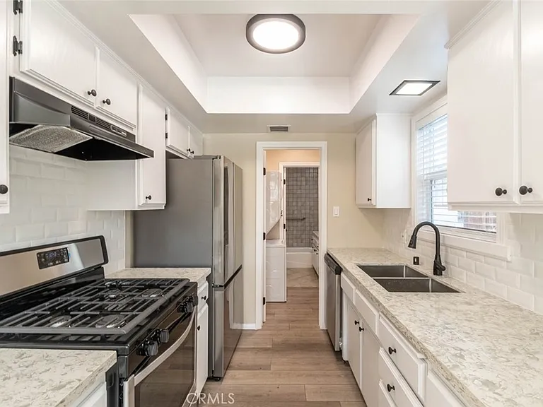 807 E Chevy Chase Dr #1 — Photo 9
