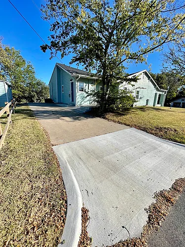 1302 N Main St #B Photo 1