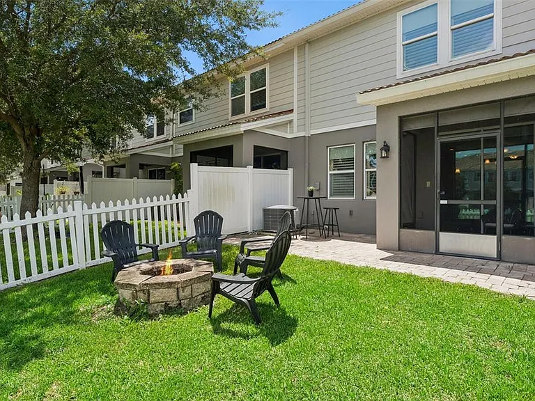 9194 Shepton St — Photo 33