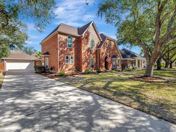 714 Crestwood Dr, Seabrook, TX 77586