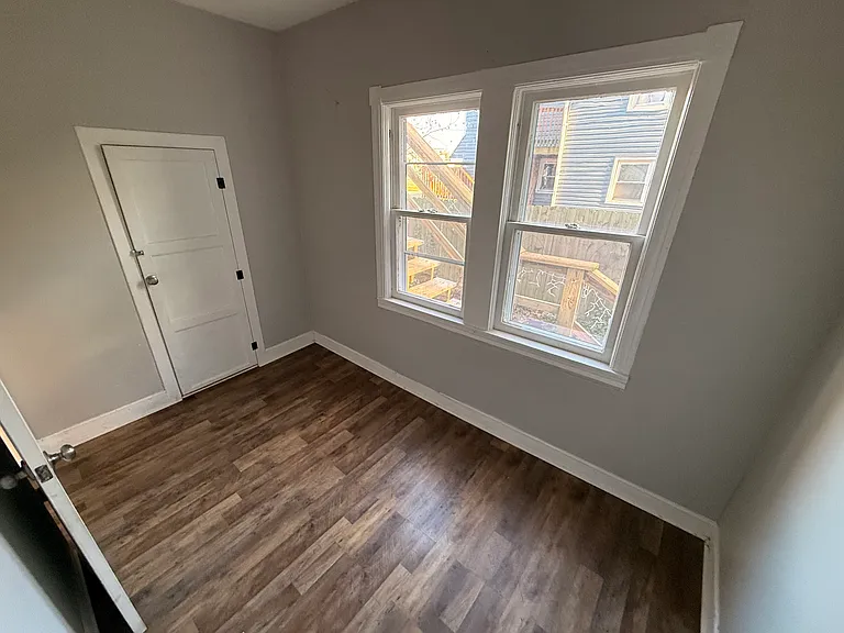 705 Dehirsch Ave #2 — Photo 4