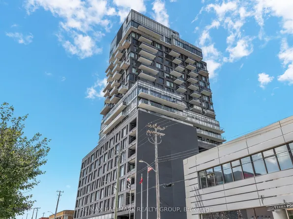 203 Catherine St #902, Ottawa, ON K2P 1J5