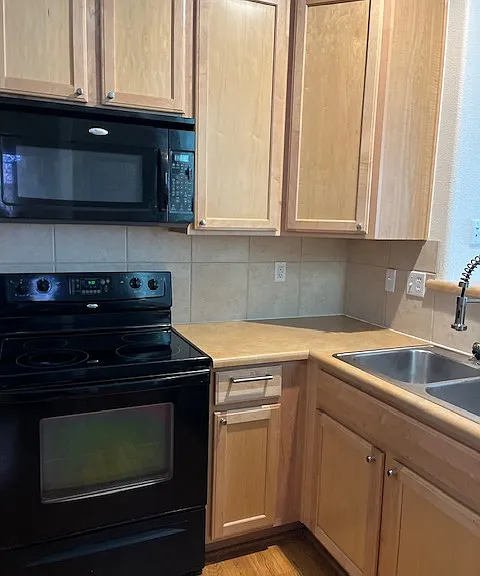 1437 Turnberry Dr — Photo 10