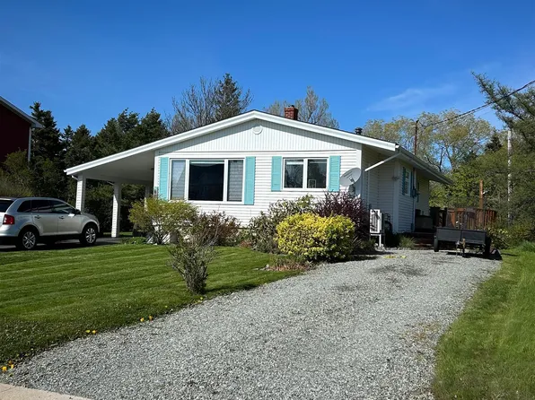 44 Napean St, Pt Hawkesbury, NS B9A 2E3