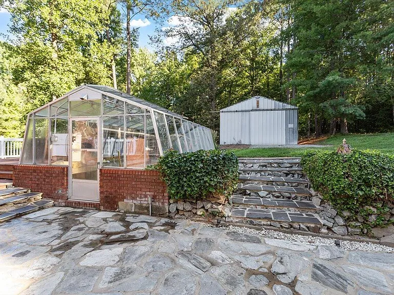 2129 Kelly Rd — Photo 10