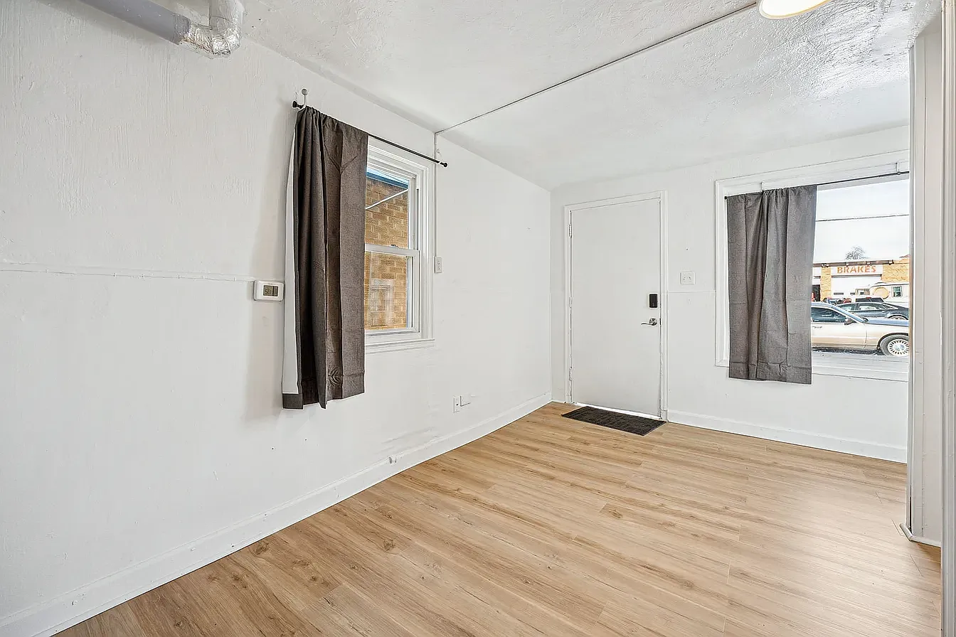 Studio, 250 sqft, $750 — Photo 2