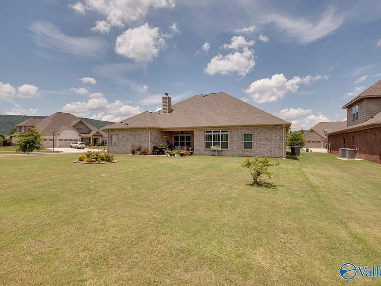 7619 Flint Crossing Cir — Photo 32