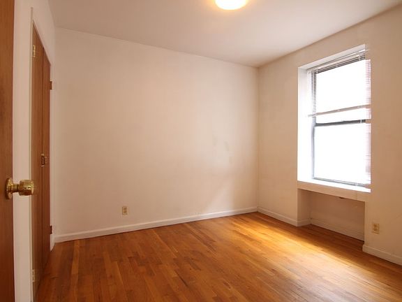 3rd image of 311 W 95th St APT 1A
