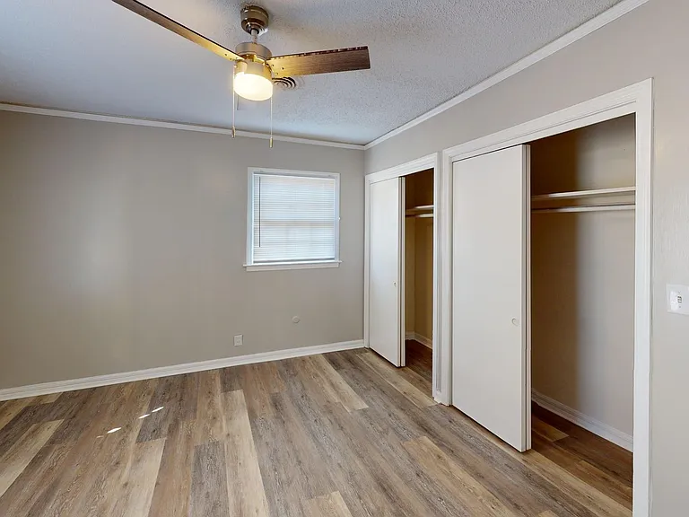 2716 Forsyth Ln — Photo 16