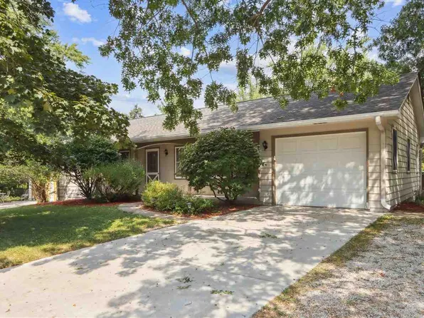 2018 Rochester Ave, Iowa City, IA 52245