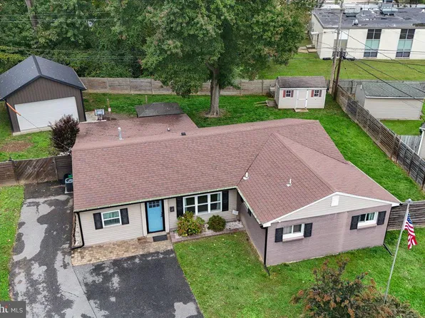 4 Longview Dr, Newark, DE 19711