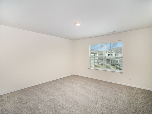 4th image of 177 Giant Oak Ave