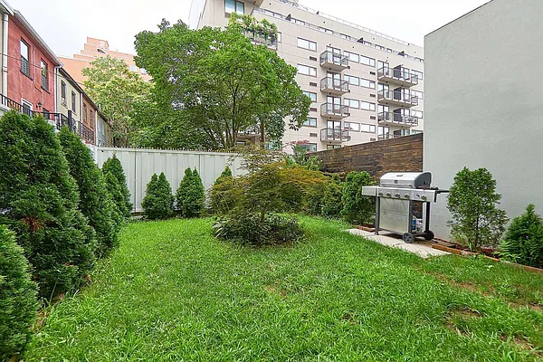 Rented by Citi Habitats | media 43