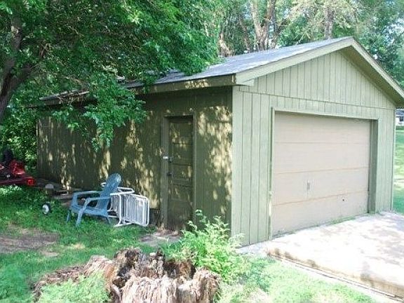 4th image of 307 Breezy Point Dr