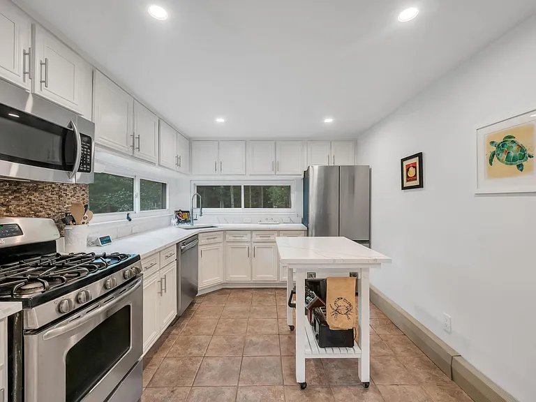 10 Harbor View Ln — Photo 33