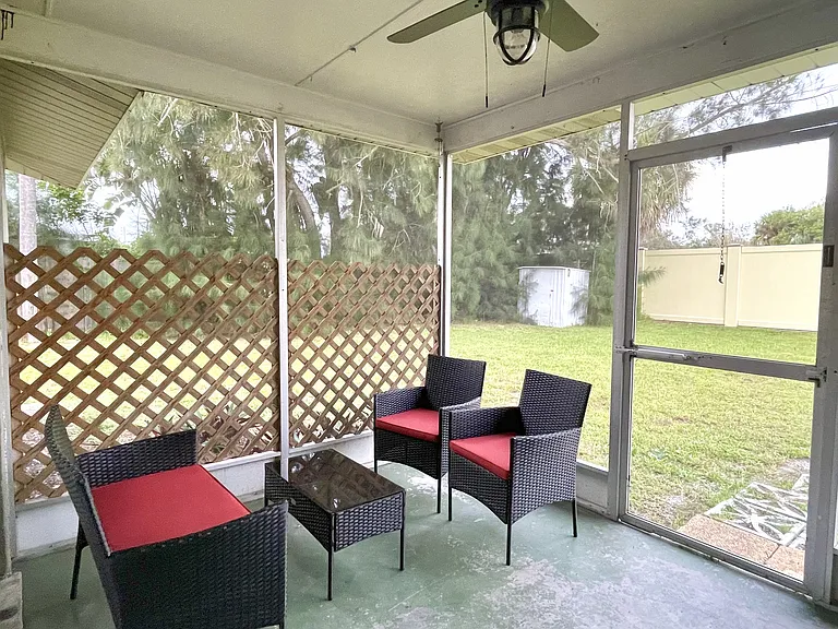 1943 Forked Creek Dr — Photo 10