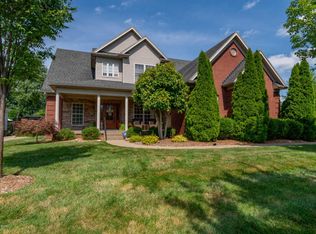 8811 Summit Ridge Dr, Louisville, KY 40241
