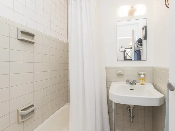 2 Fordham Hill Oval image 8 of 18