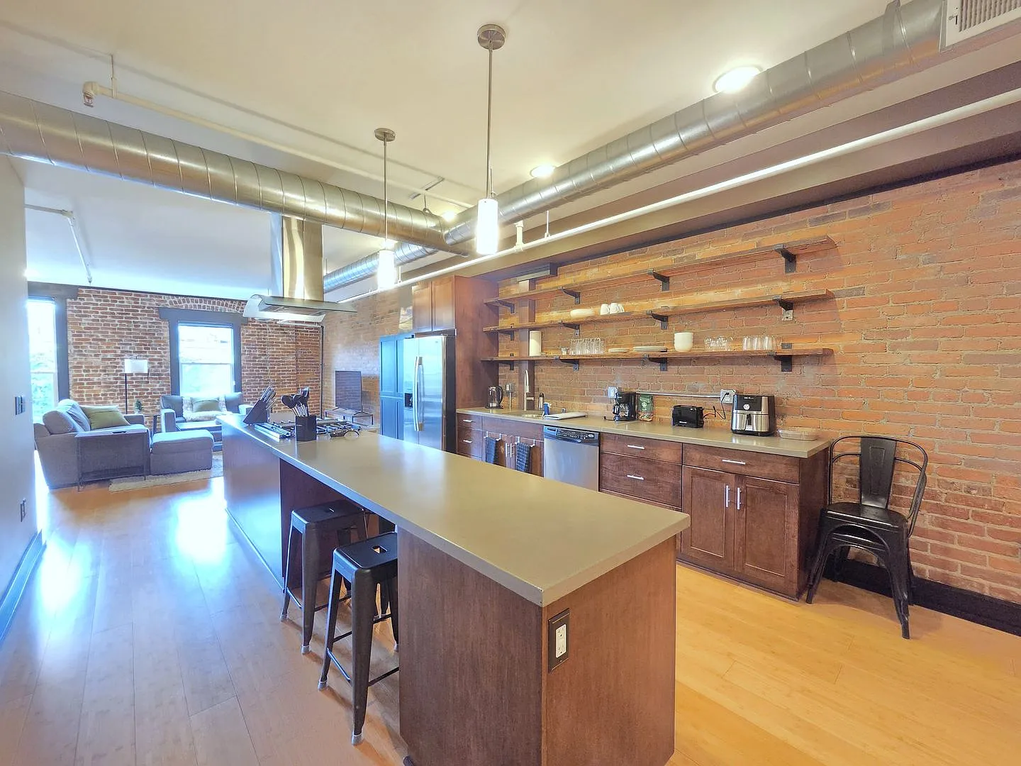 $2,795 - 1 Bd / 1 Ba Fully Furnished Condo - $500 Off 1st Month - Secure Building in Downtown Spo... — Photo 3