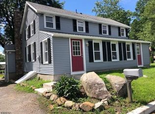 21 Weldon Rd, Lake Hopatcong, NJ 07849