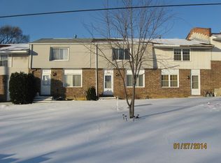 1006 Thornton St APT B, Lockport, IL 60441