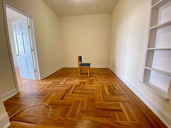 2nd image of 495 W 186th St APT 6G