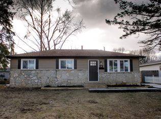 34 Crestview Dr, Greenwood, IN 46143