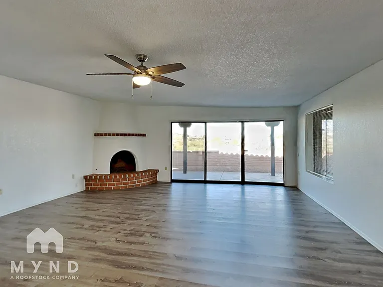 1750 W Camino Urbano — Photo 6