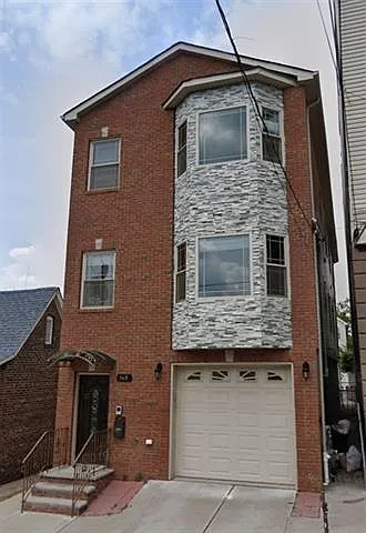 4 bed, 3.0 bath, $3,950 — Photo 1