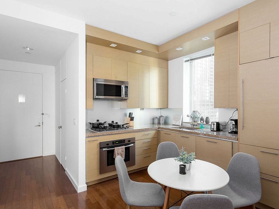 1st image of 1600 Broadway #352