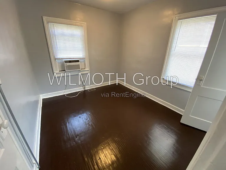 634 E 37th St #2 — Photo 8