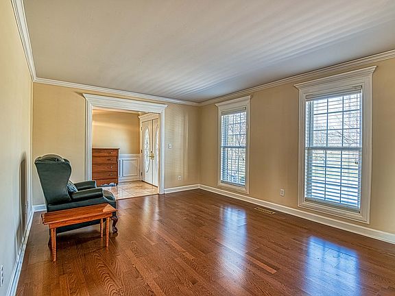 4th image of 200 Harrington Dr