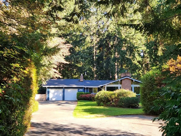 29144 Beach Dr NE, Poulsbo, WA 98370