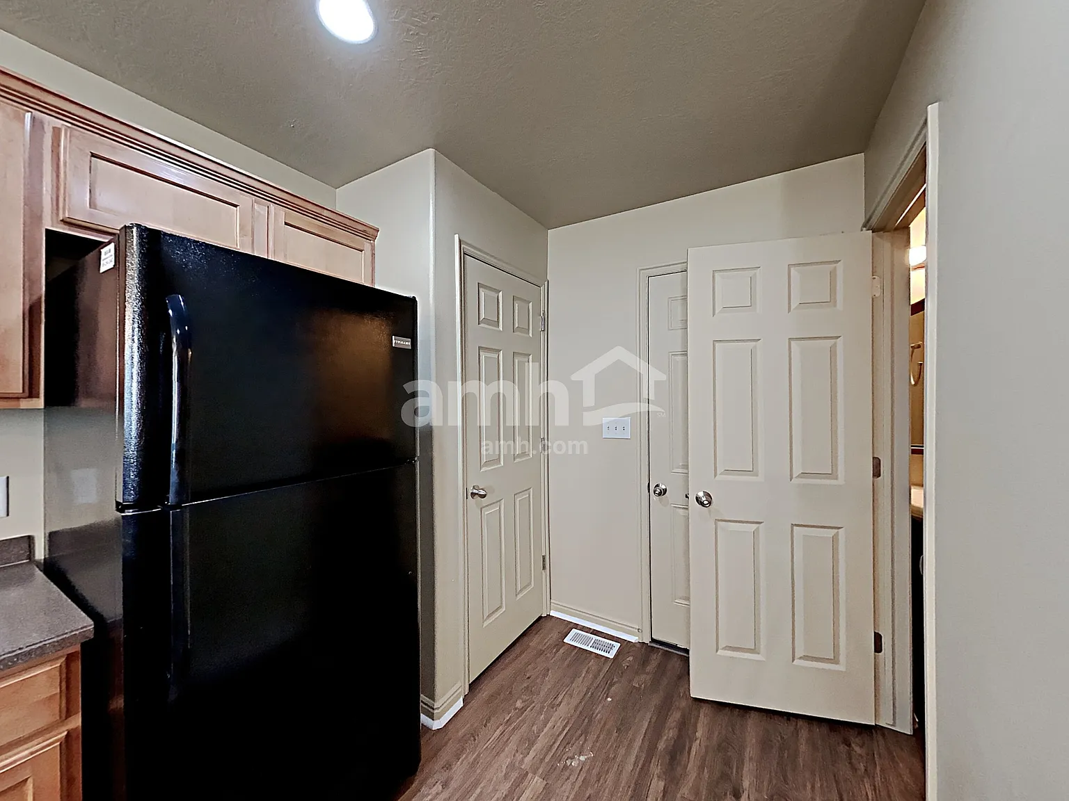 4 bed, 3.5 bath, 2112 sqft, $2,270 — Photo 3