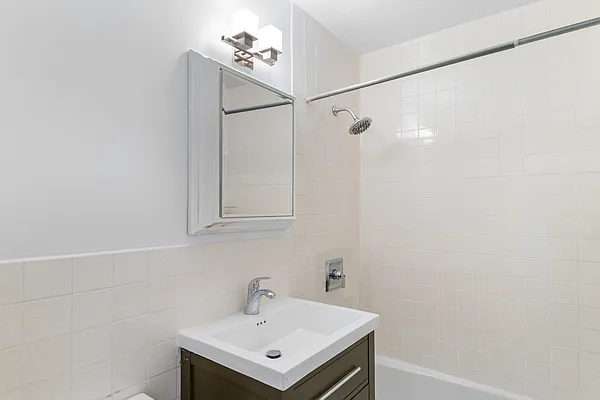 Rented by Oxford Property Group | media 18