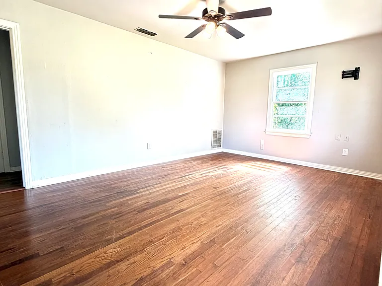 903 E Mary Ave — Photo 5
