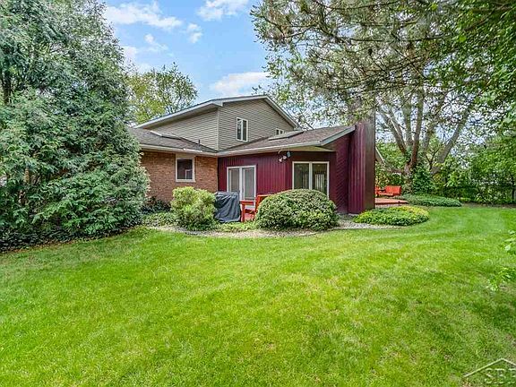 3rd image of 3776 Dale Rd