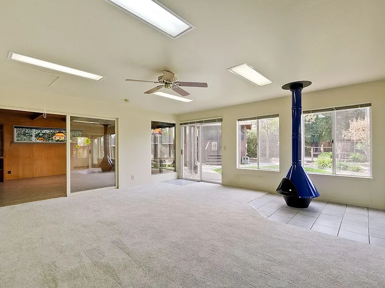 160 Kit Carson Ct — Photo 15
