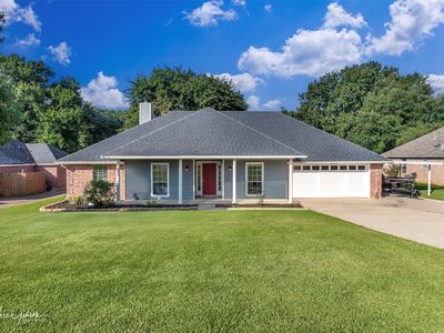 222 Country Club Dr, Benton, LA, 71006