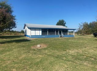 930 Rs County Rd #1690, Lone Oak, TX 75453