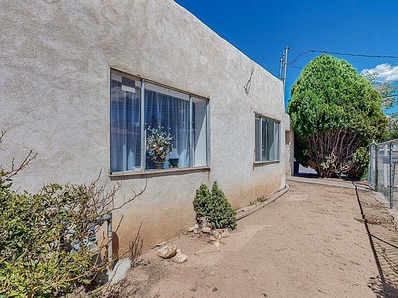 4th image of 1001 Don Juan St
