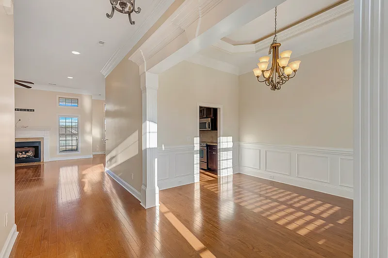4 bed, 3.0 bath, 2868 sqft, $2,600 — Photo 4