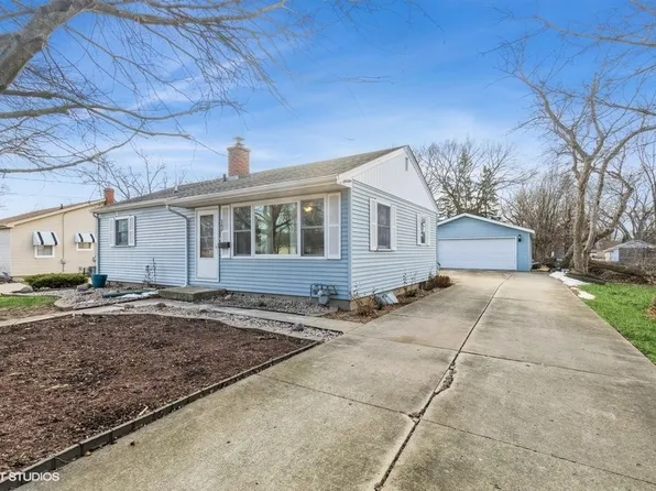 142 E Greenwood Ave, Woodstock, IL 60098