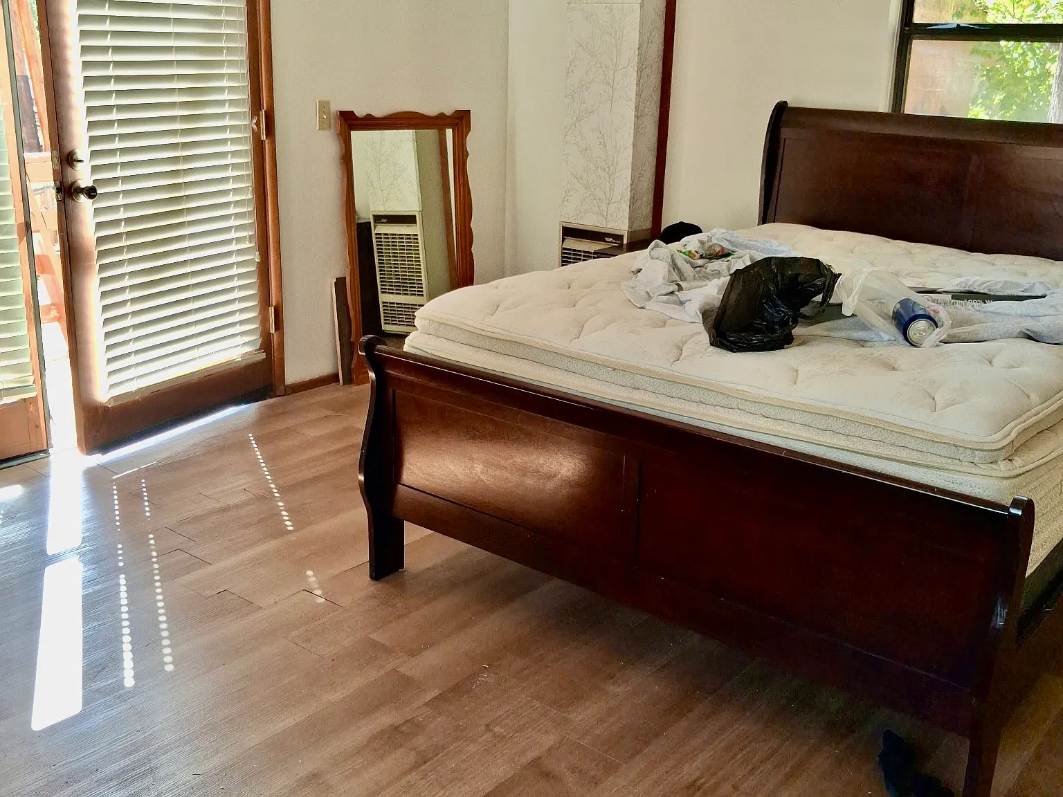 Studio, 220 sqft, $1,190 — Photo 2