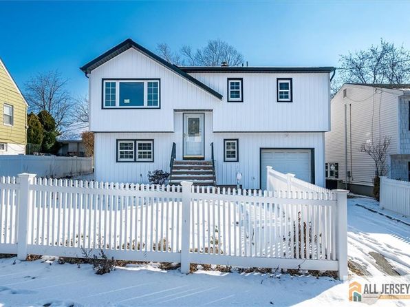 40 Brown Ave, Iselin, NJ 08830