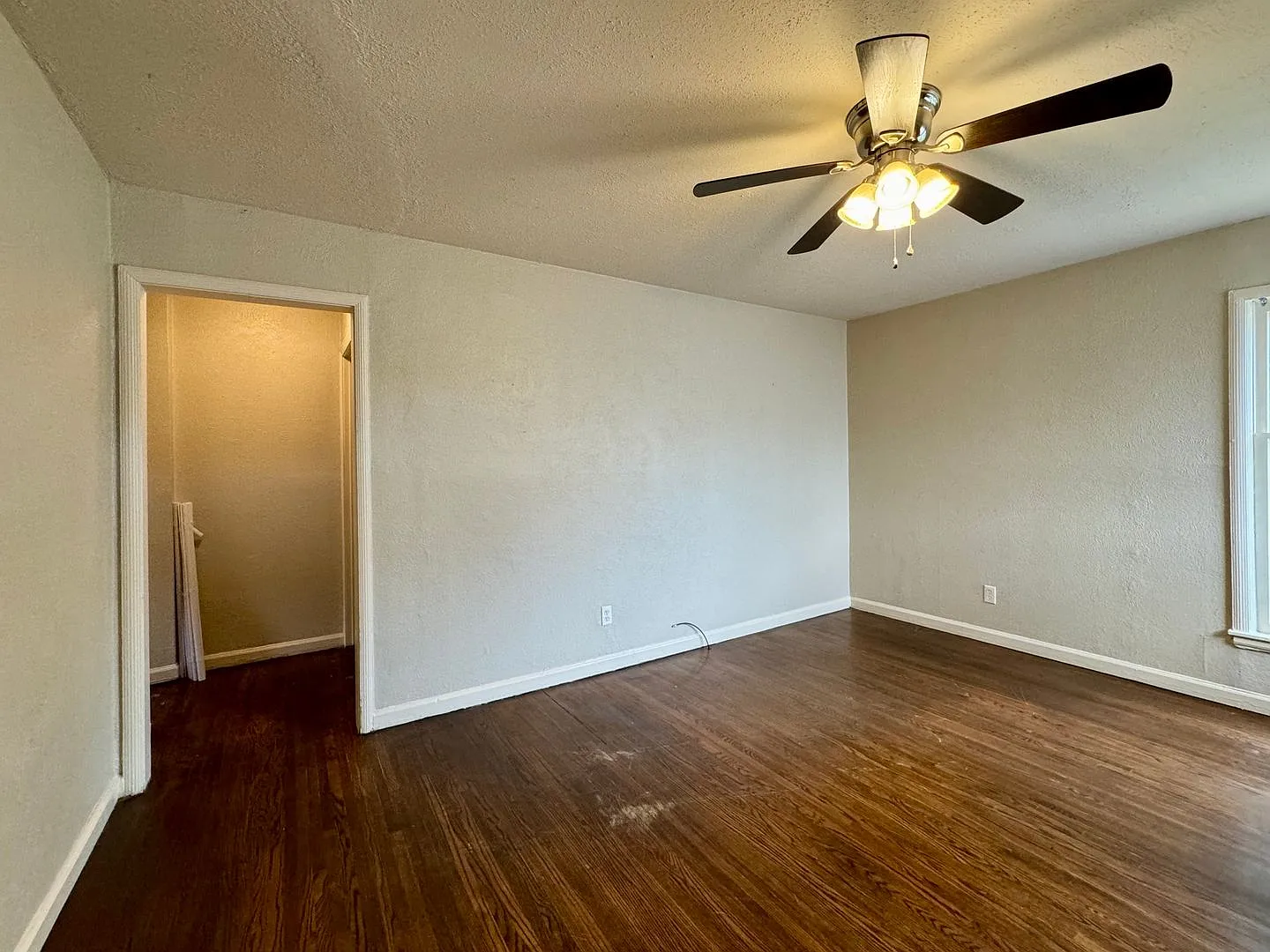 Colorado - 719 N — Photo 4