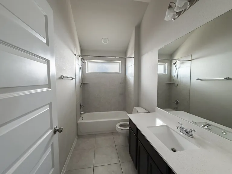 139 Lyndon Dr — Photo 19