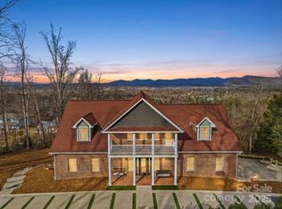 38 Sweetwater Oaks Dr, Fletcher, NC 28732